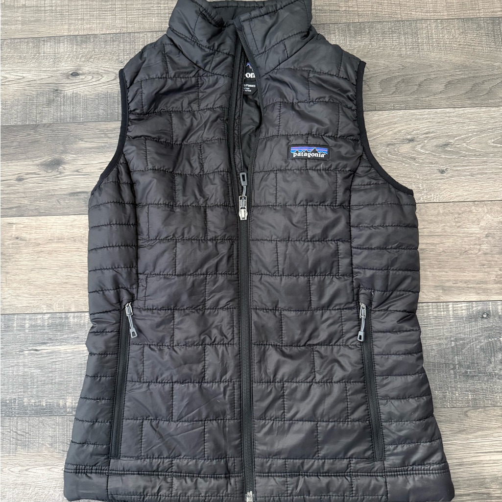 Patagonia Women's Black Quilted Vest Xs